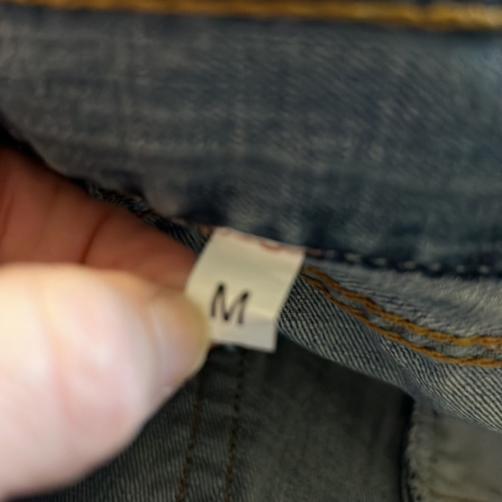 Urban Renewal Recycled Levi’s Two-Tone Patched Vintage Denim Mini Skirt - Picture 5 of 8